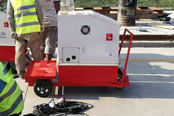 智能張拉設(shè)備廠家談橋梁伸縮縫的安裝，行車安它說了算？！